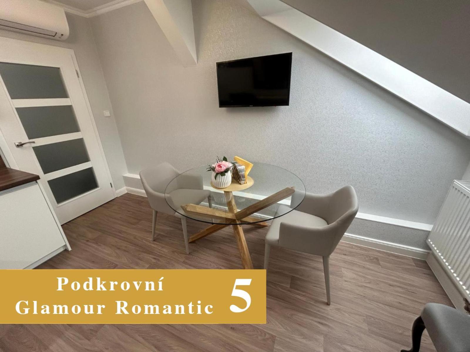 Efipa Glamour Apartments Plzeň Exteriör bild