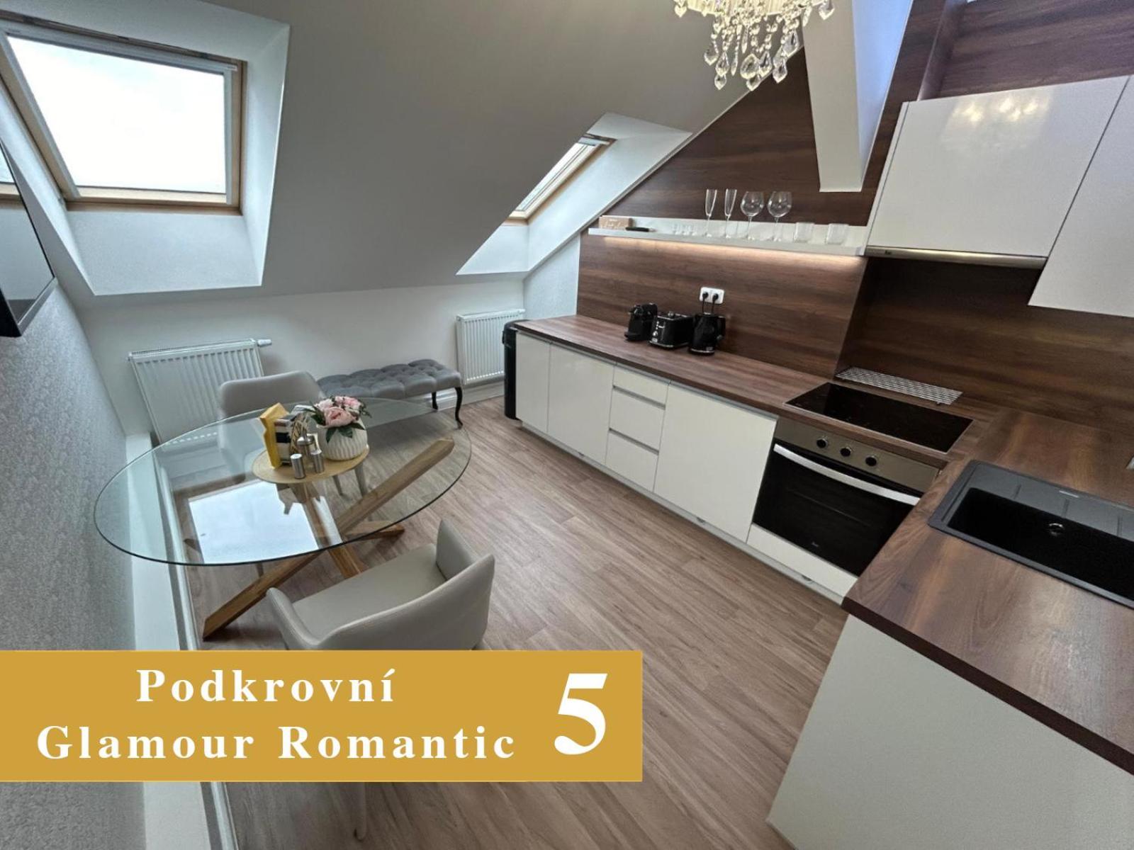 Efipa Glamour Apartments Plzeň Exteriör bild