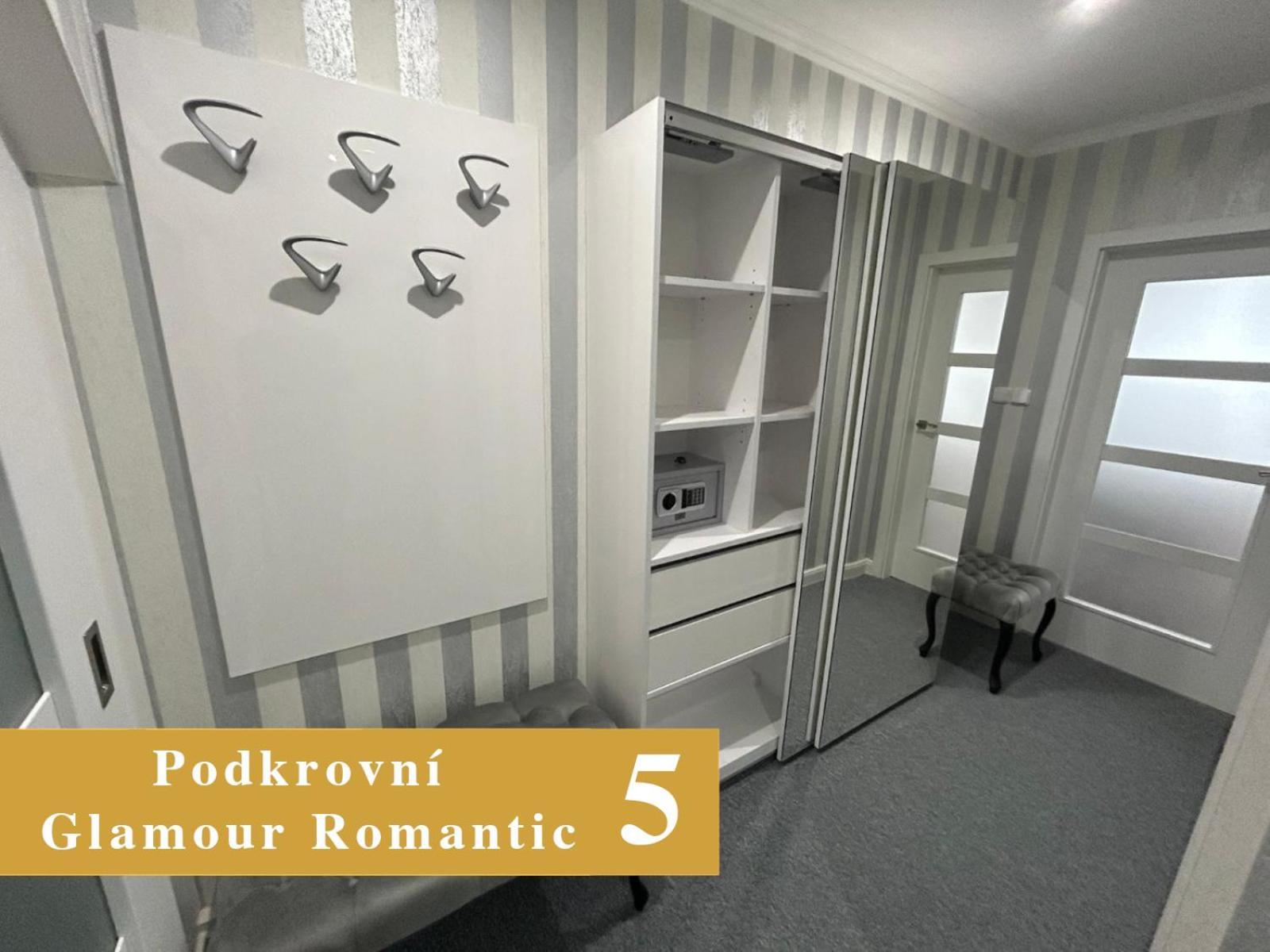 Efipa Glamour Apartments Plzeň Exteriör bild
