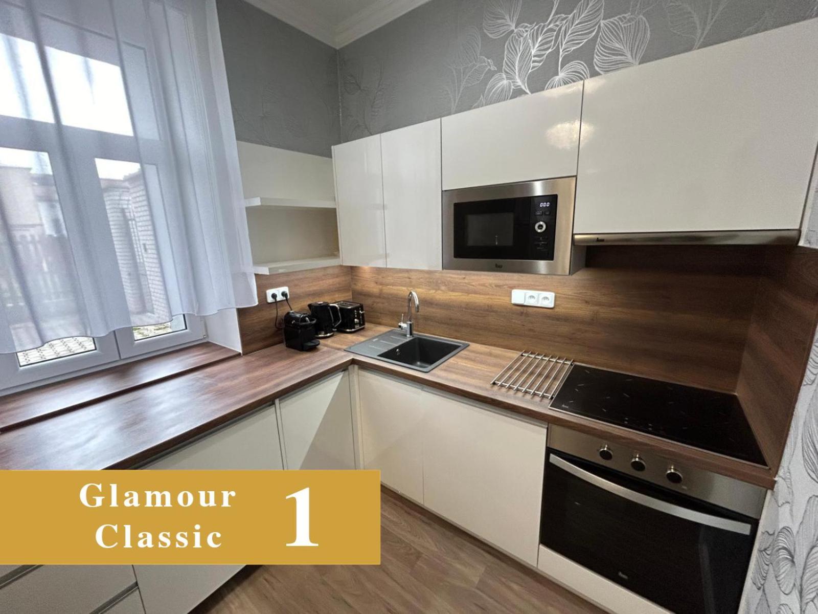 Efipa Glamour Apartments Plzeň Exteriör bild