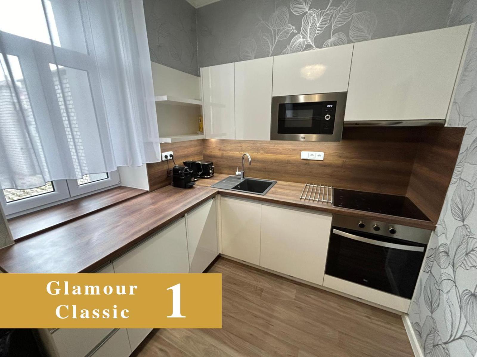 Efipa Glamour Apartments Plzeň Exteriör bild