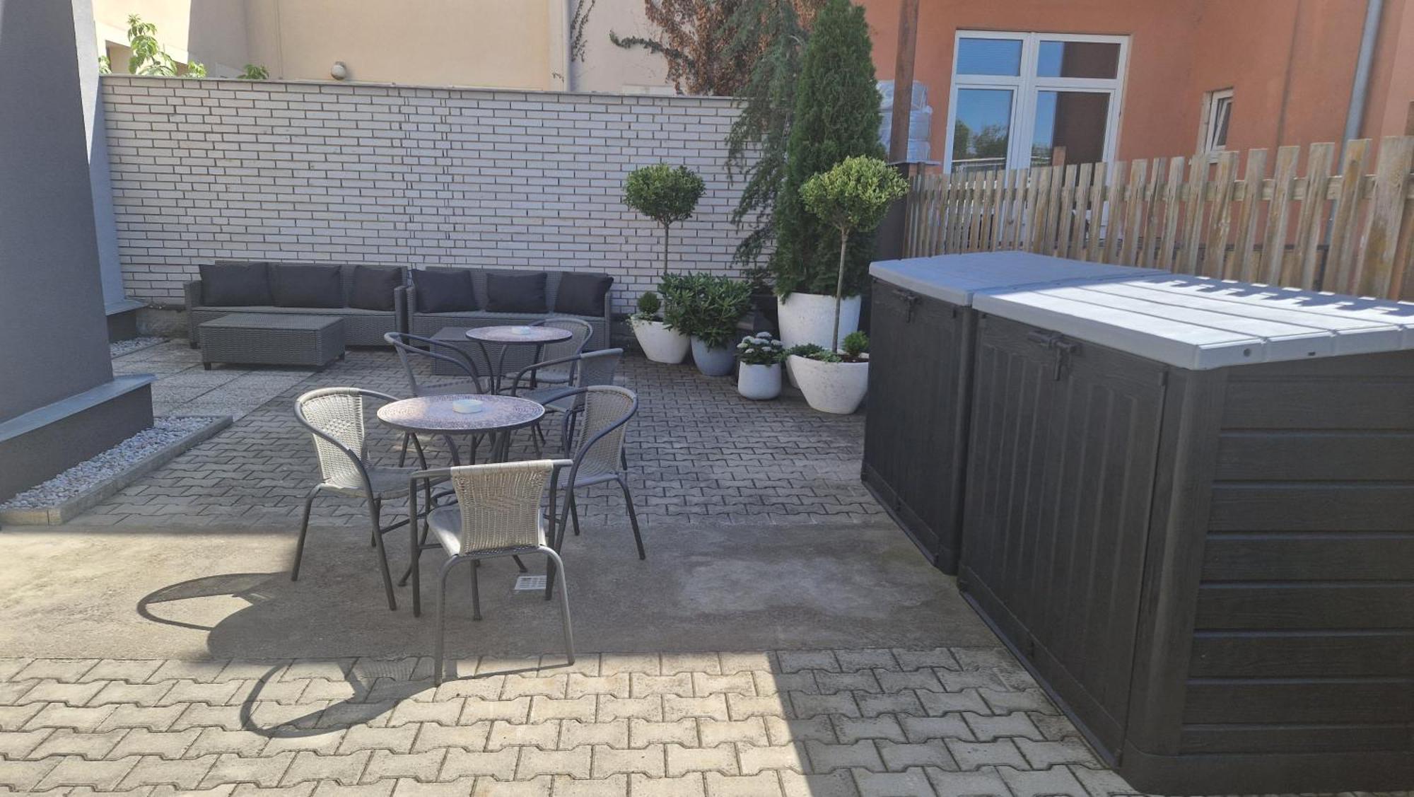 Efipa Glamour Apartments Plzeň Exteriör bild